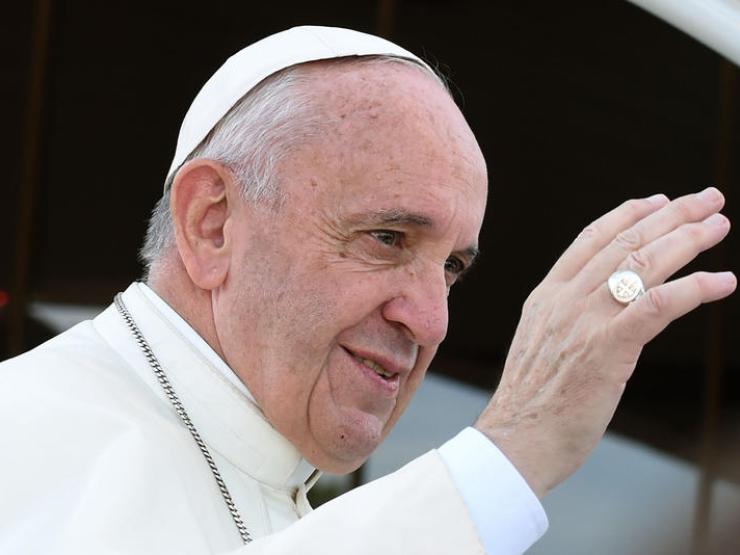 pope-waving-3aug-thumb_galleryfull.jpg