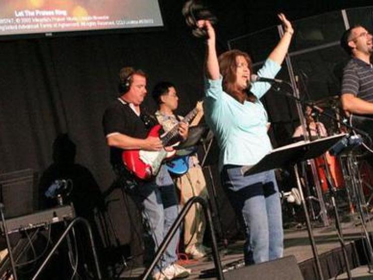 people-singing-worship-at-church-main_article_image.jpg