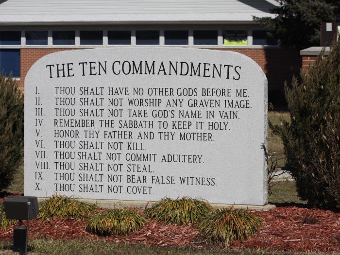 Plans advance for Texas schools to display Ten Commandments