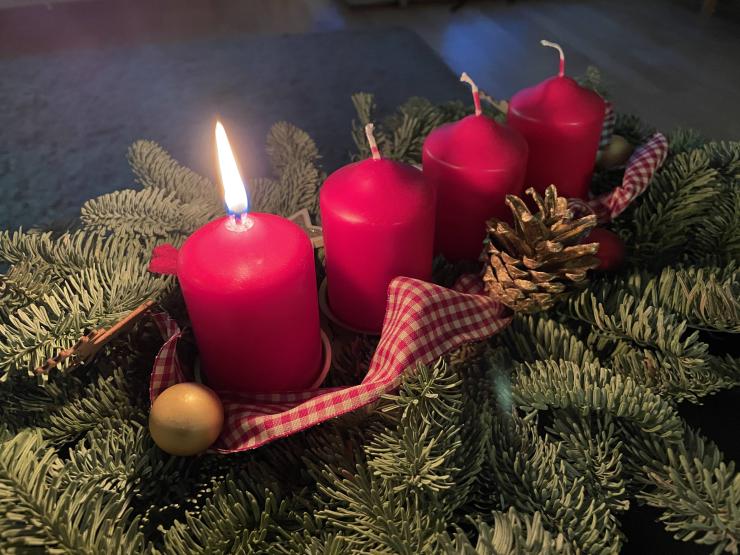 Advent candle pic.JPG