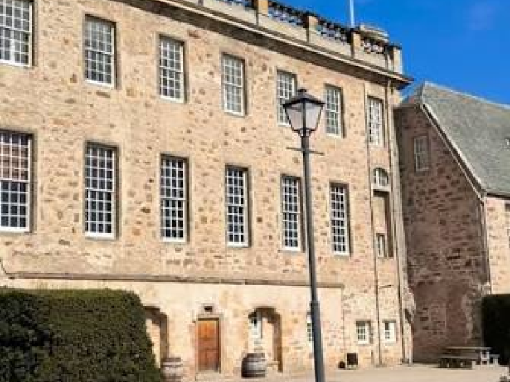 Gordonstoun school 2.png