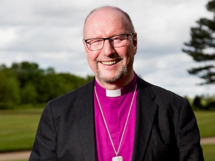Bishop-Paul-Bayes-thumb_galleryfull.jpg