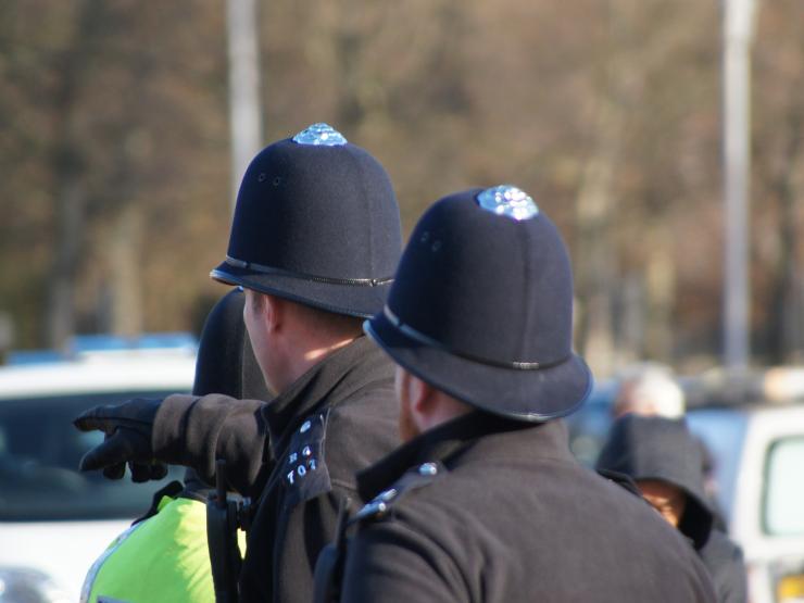 police-officers-gd5ec843bc_1920.jpg