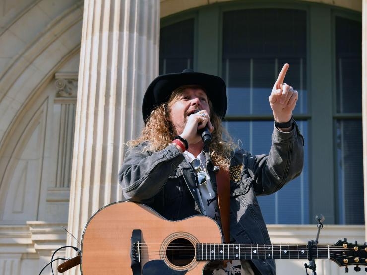 Sean Feucht point.jpg