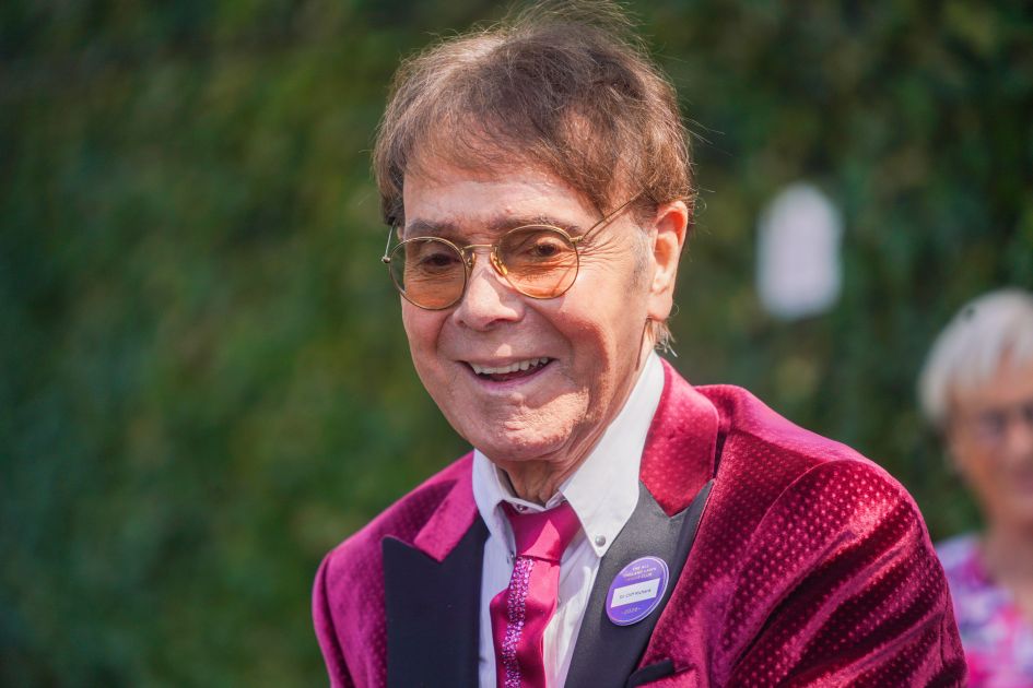 Sir Cliff Richard bids for 5th Christmas No1 with reggae version of Psalm 23