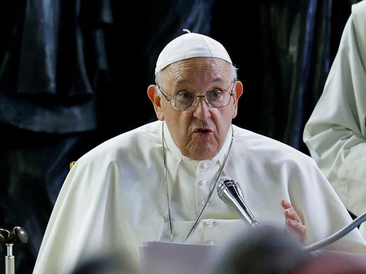 2023-11-12T124618Z_1_LYNXMPEJAB03H_RTROPTP_4_ISRAEL-PALESTINAINS-POPE.JPG