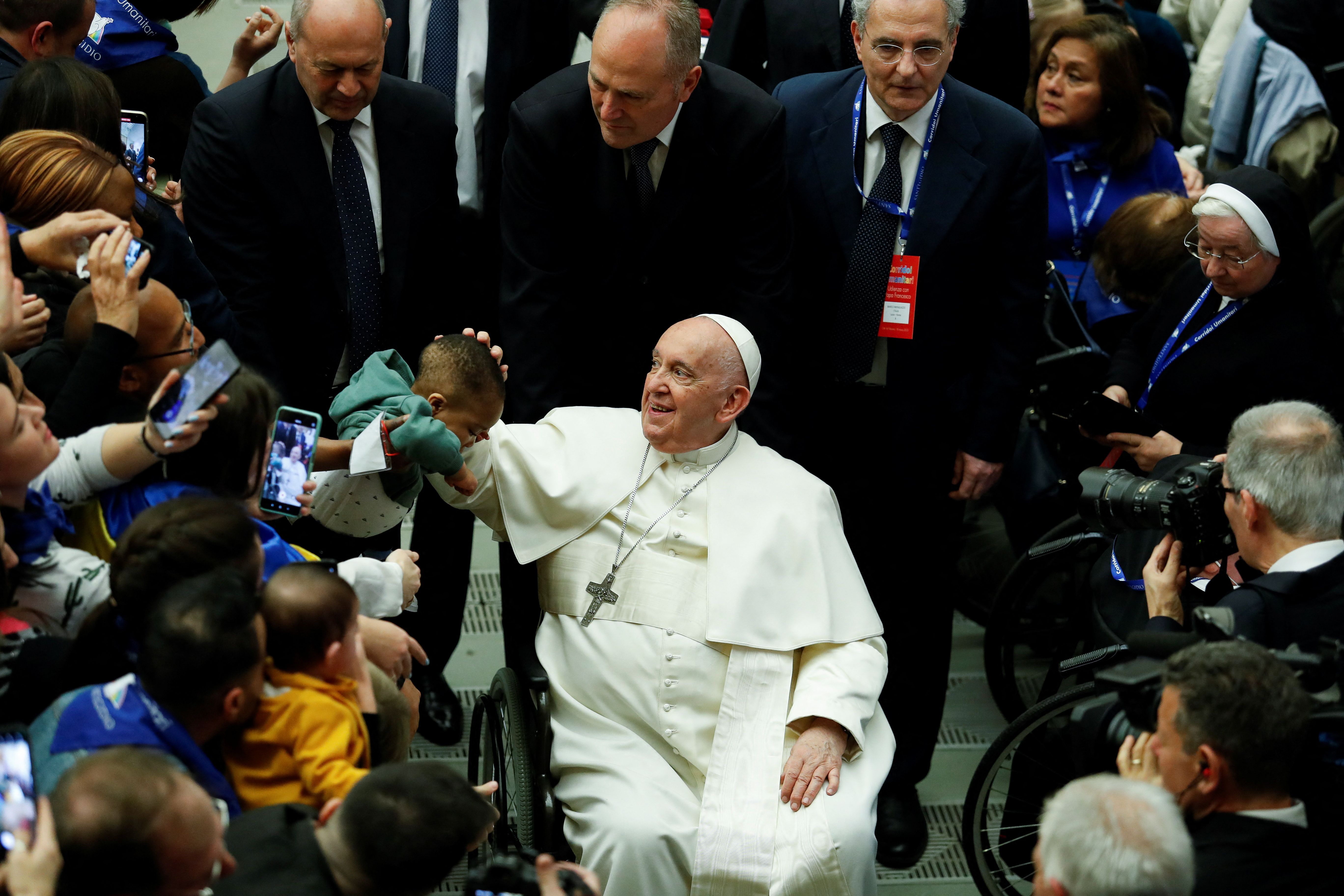 Pope's support for refugee 'humanitarian corridors'