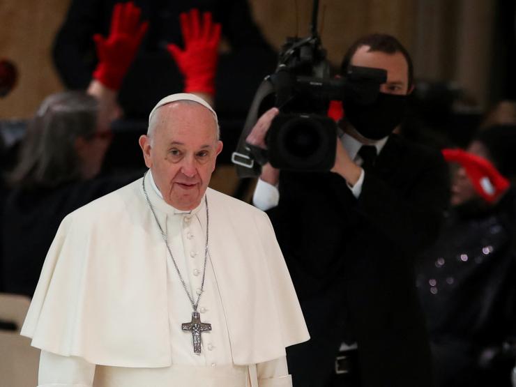 POPE COVID.JPG