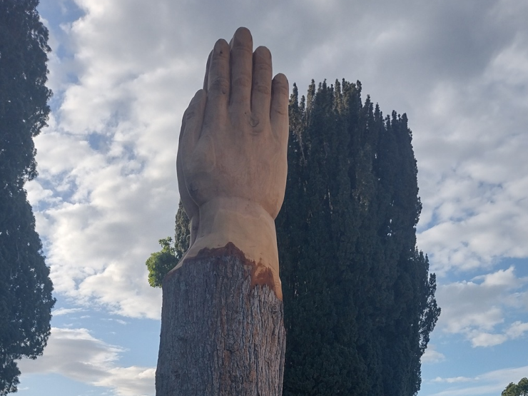 PRAYER SCULPTURE NORTH PETHERTON TOWN COUNCIL I.png